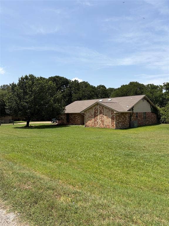 Property photo for 200 Windridge Trail, Burleson, TX