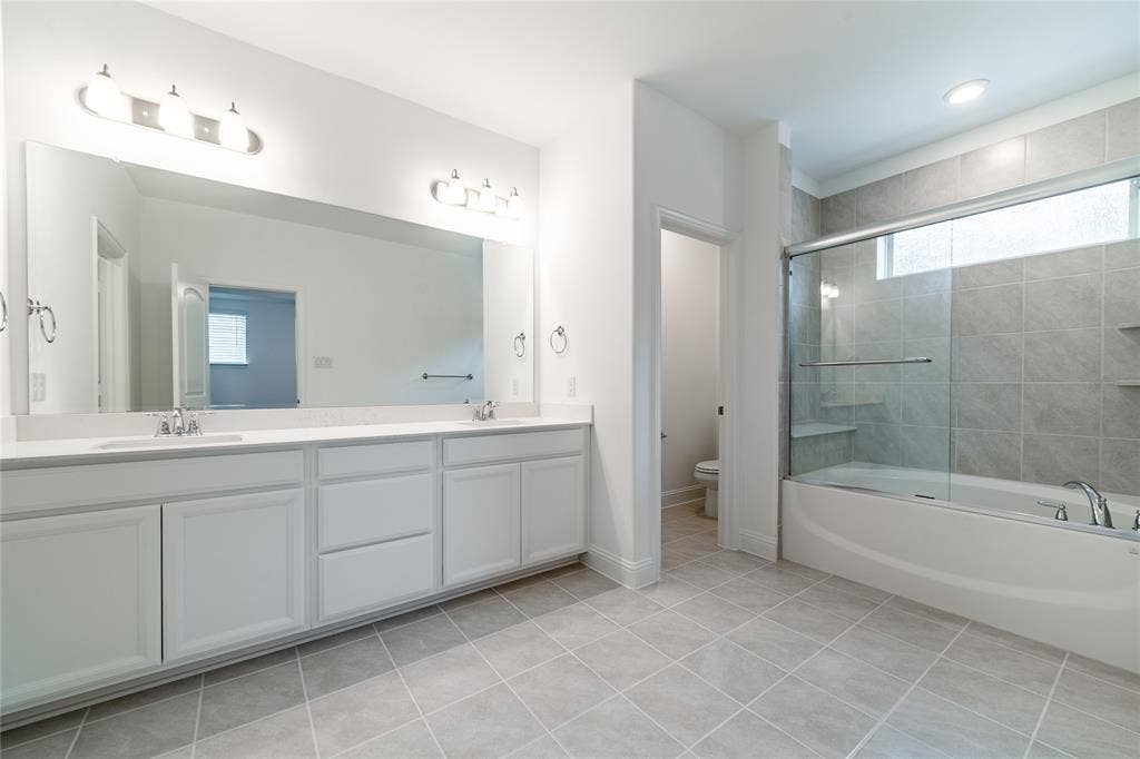 3509 Treasure Drive, Plano, TX 75074 Primary Bath