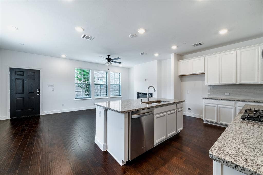 3509 Treasure Drive, Plano, TX 75074 Kitchen