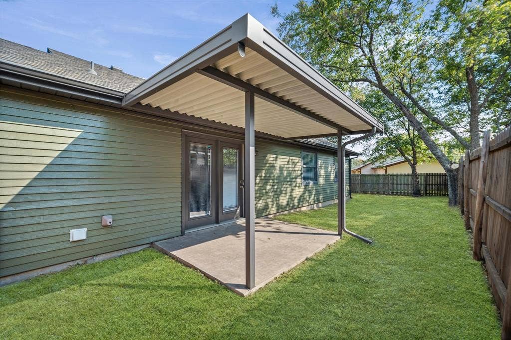 2812 Paisley Street, Denton, TX 76209 2812 Paisley Street, Denton, TX 76209