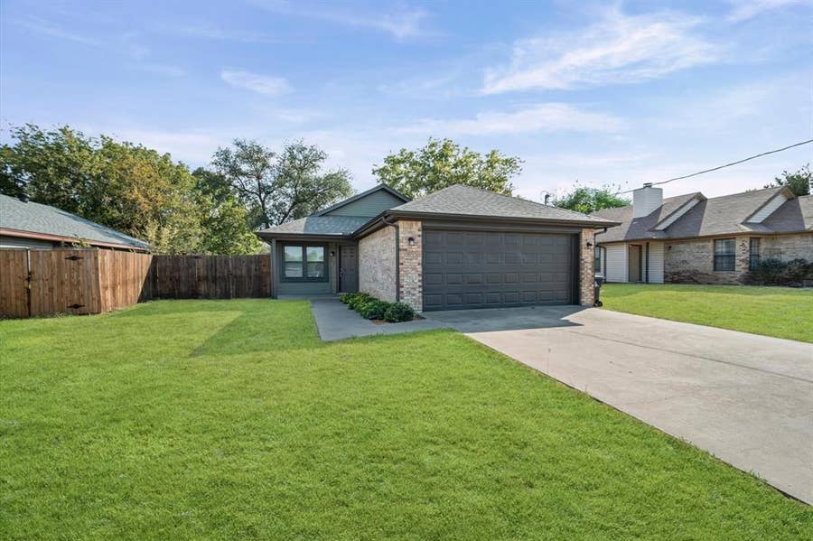 Property photo for 2812 Paisley Street, Denton, TX