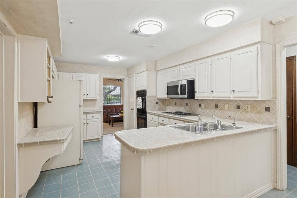 3003 Creekbend Drive, Plano, TX 75075 3003 Creekbend Drive, Plano, TX 75075