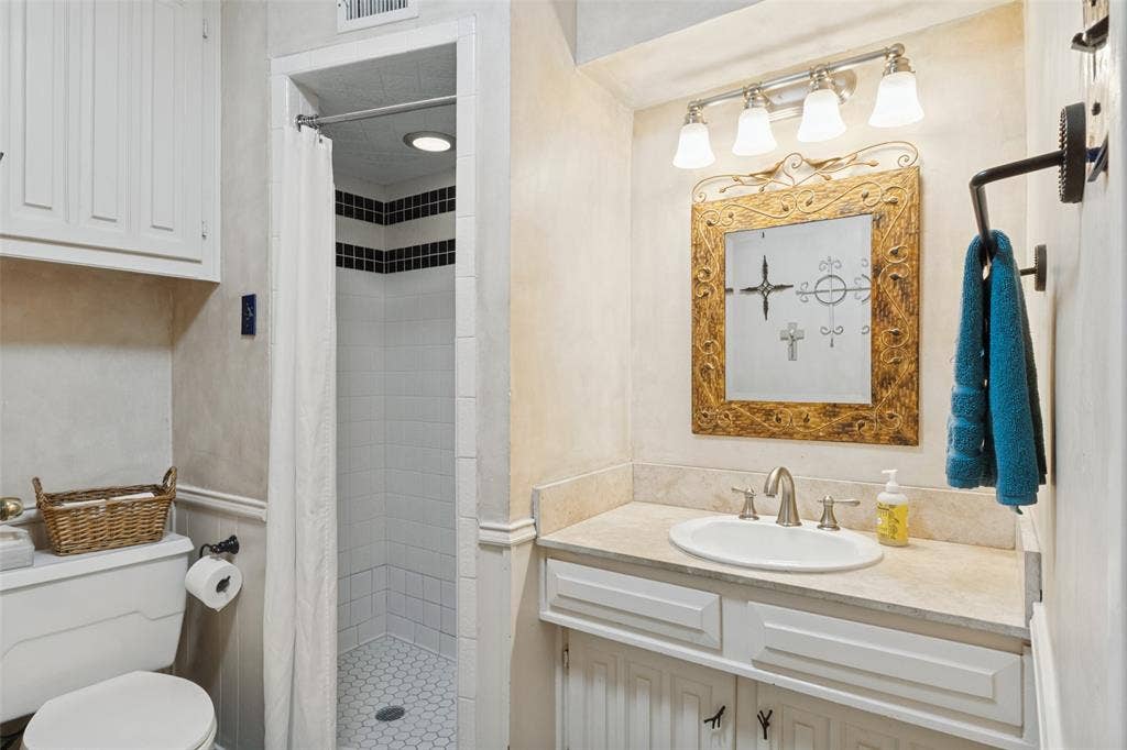 3003 Creekbend Drive, Plano, TX 75075 3003 Creekbend Drive, Plano, TX 75075