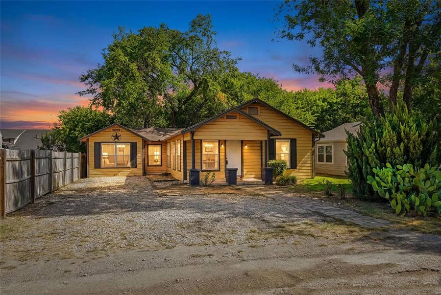 Property photo for 403 Marshall Street, Sanger, TX