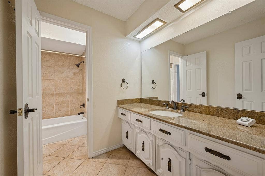 7333 Pleasant View Drive, Dallas, TX 75231 7333 Pleasant View Drive, Dallas, TX 75231