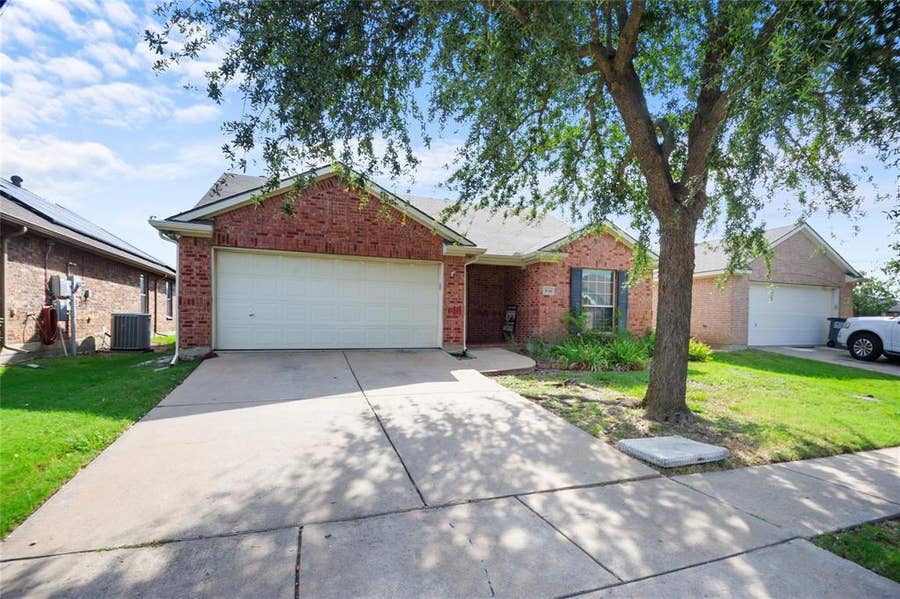 Property photo for 3041 Winding Meadow Trail, Princeton, TX