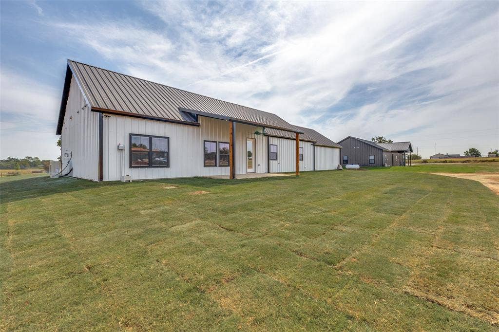 2485 Cottondale Road, Springtown, TX 76082 2485 Cottondale Road, Springtown, TX 76082