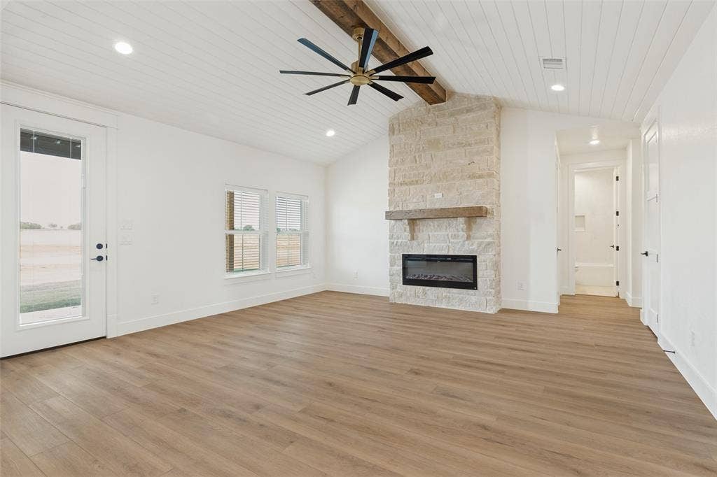 2485 Cottondale Road, Springtown, TX 76082 2485 Cottondale Road, Springtown, TX 76082