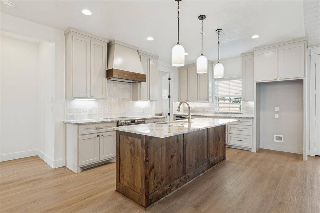 2485 Cottondale Road, Springtown, TX 76082 2485 Cottondale Road, Springtown, TX 76082
