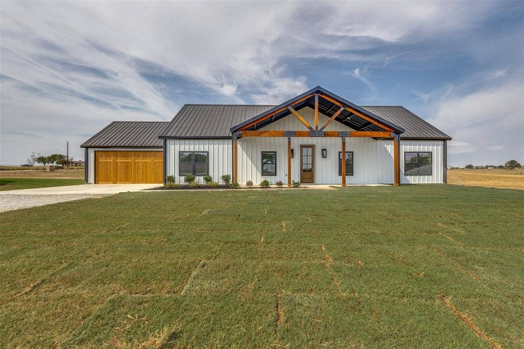 2485 Cottondale Road, Springtown, TX 76082 2485 Cottondale Road, Springtown, TX 76082
