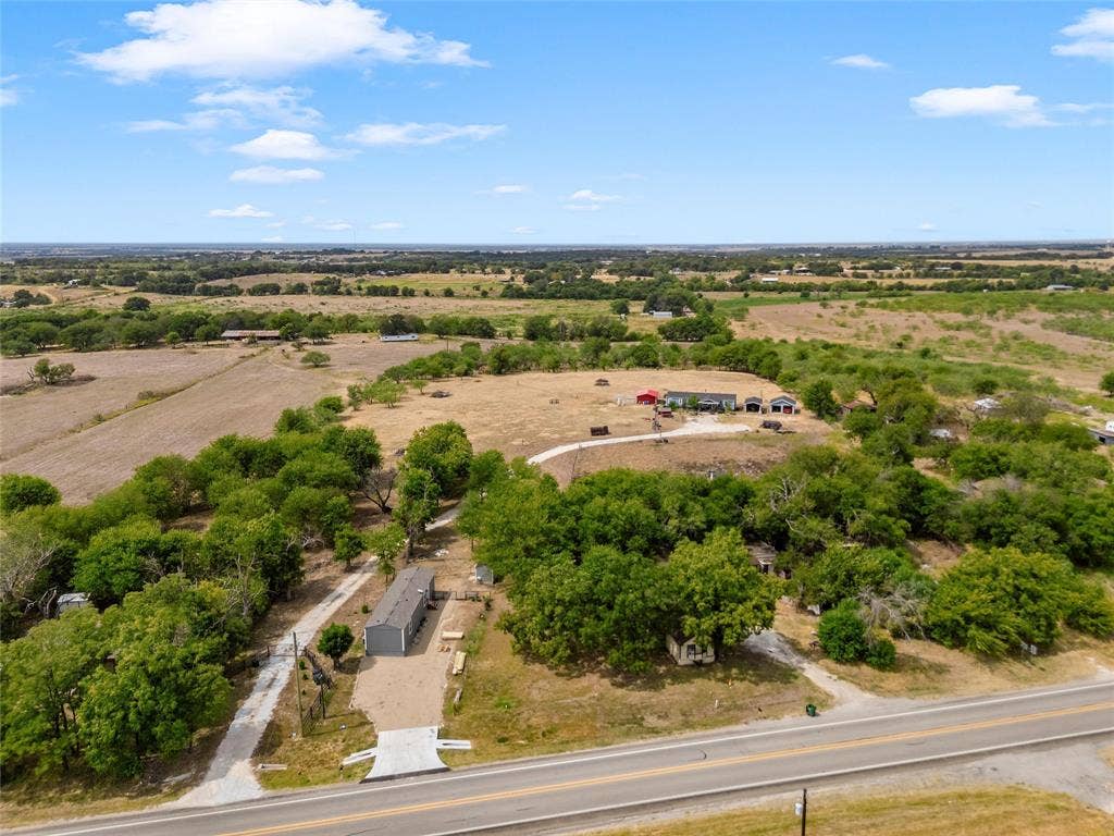 9312 S Lone Star Parkway, Moody, TX 76557 9312 S Lone Star Parkway, Moody, TX 76557