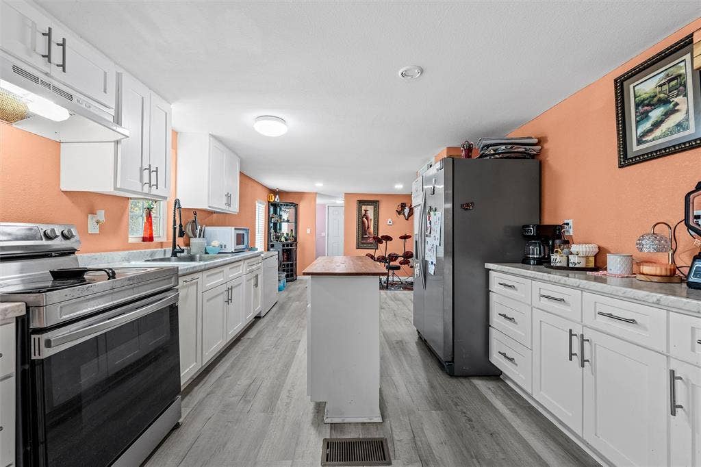9312 S Lone Star Parkway, Moody, TX 76557 9312 S Lone Star Parkway, Moody, TX 76557
