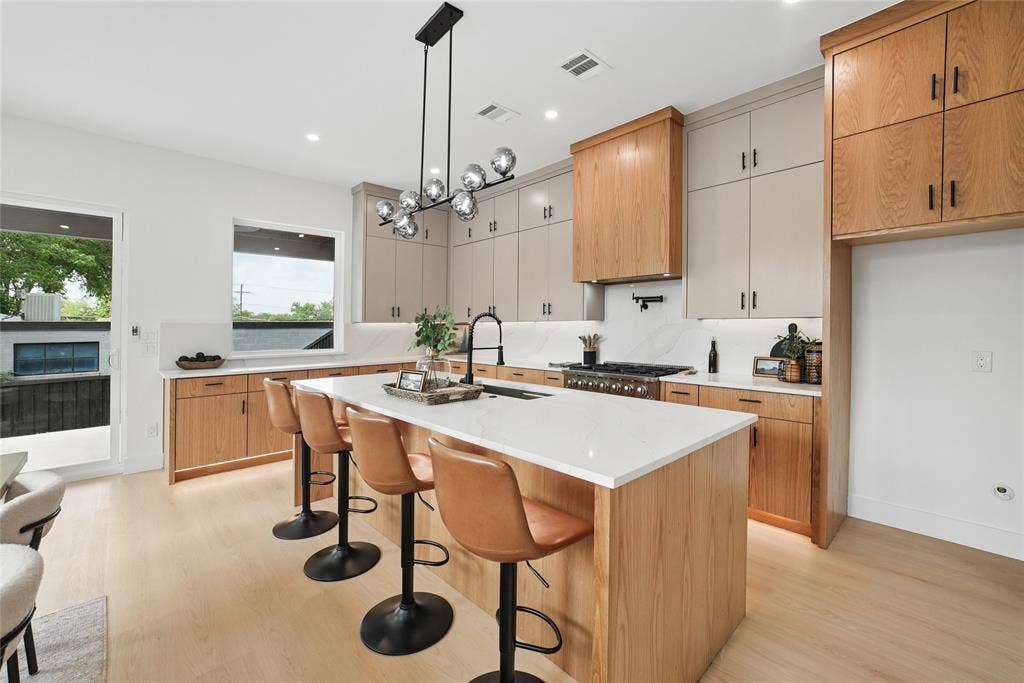 1825 Pollard Street, Dallas, TX 75208 1825 Pollard Street, Dallas, TX 75208