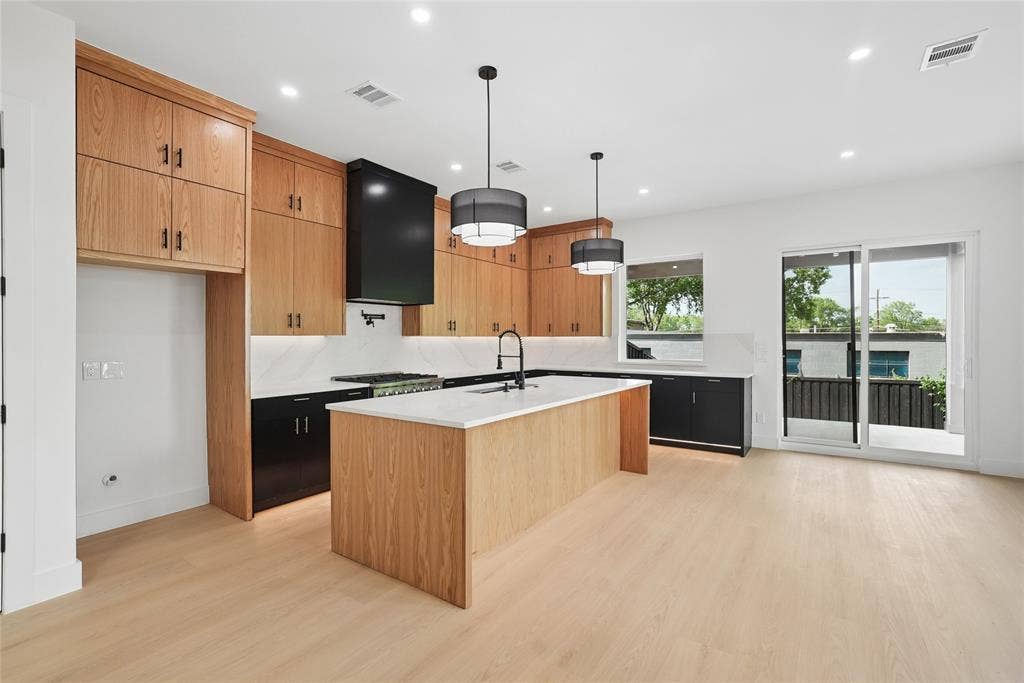 1825 Pollard Street, Dallas, TX 75208 1825 Pollard Street, Dallas, TX 75208