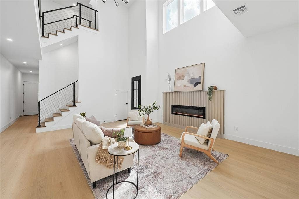 1827 Pollard Street, Dallas, TX 75208 1827 Pollard Street, Dallas, TX 75208