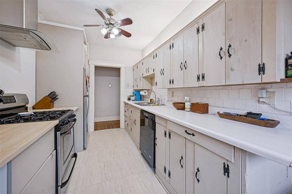 2619 S Adams, Fort Worth, TX 76110