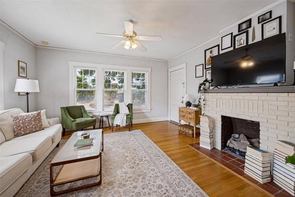 2619 S Adams, Fort Worth, TX 76110