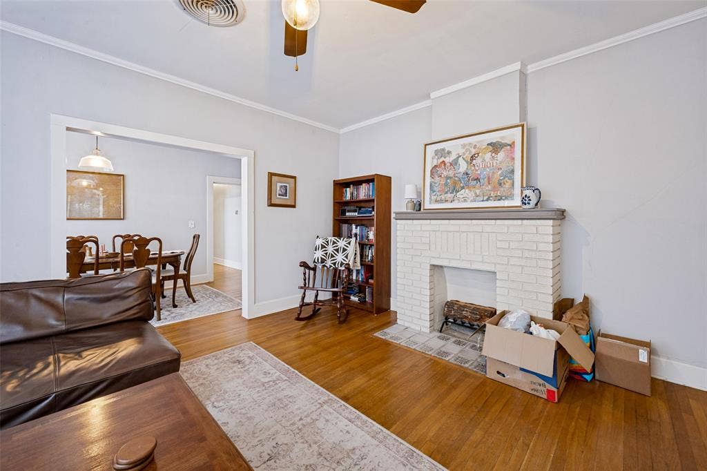 2619 S Adams, Fort Worth, TX 76110