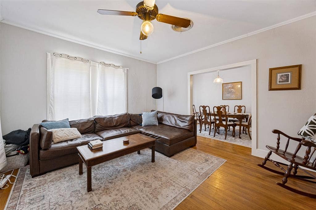 2619 S Adams, Fort Worth, TX 76110
