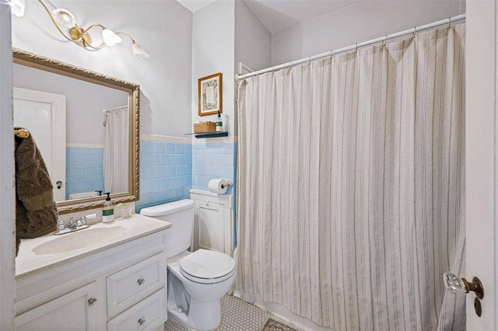 2619 S Adams, Fort Worth, TX 76110