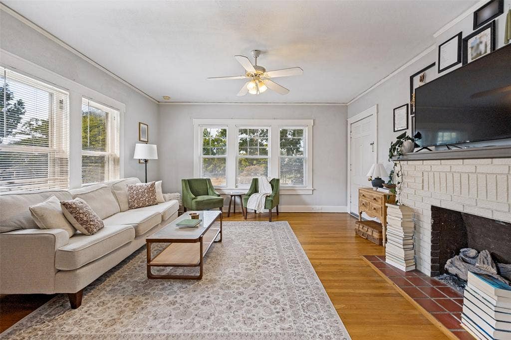 2619 S Adams, Fort Worth, TX 76110
