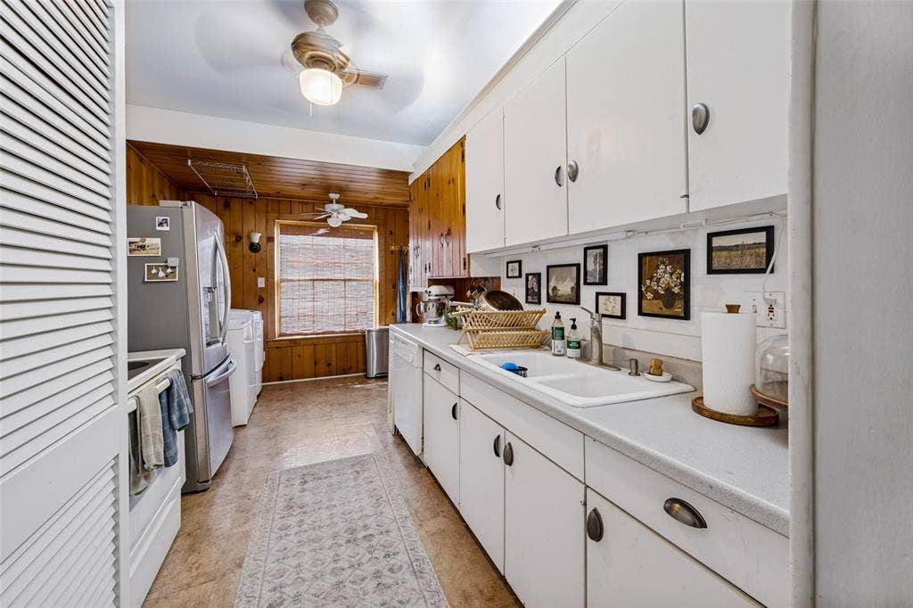 2619 S Adams, Fort Worth, TX 76110