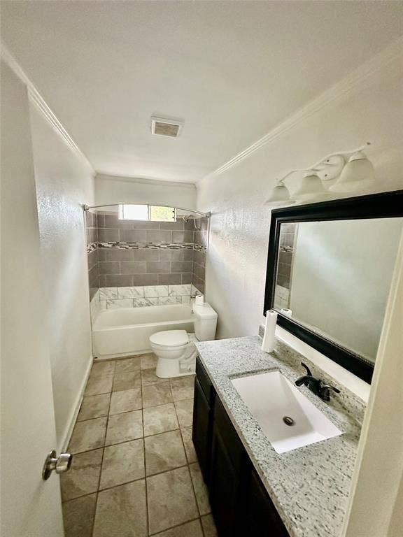 713 Rolling Hills Drive, Hewitt, TX 76643