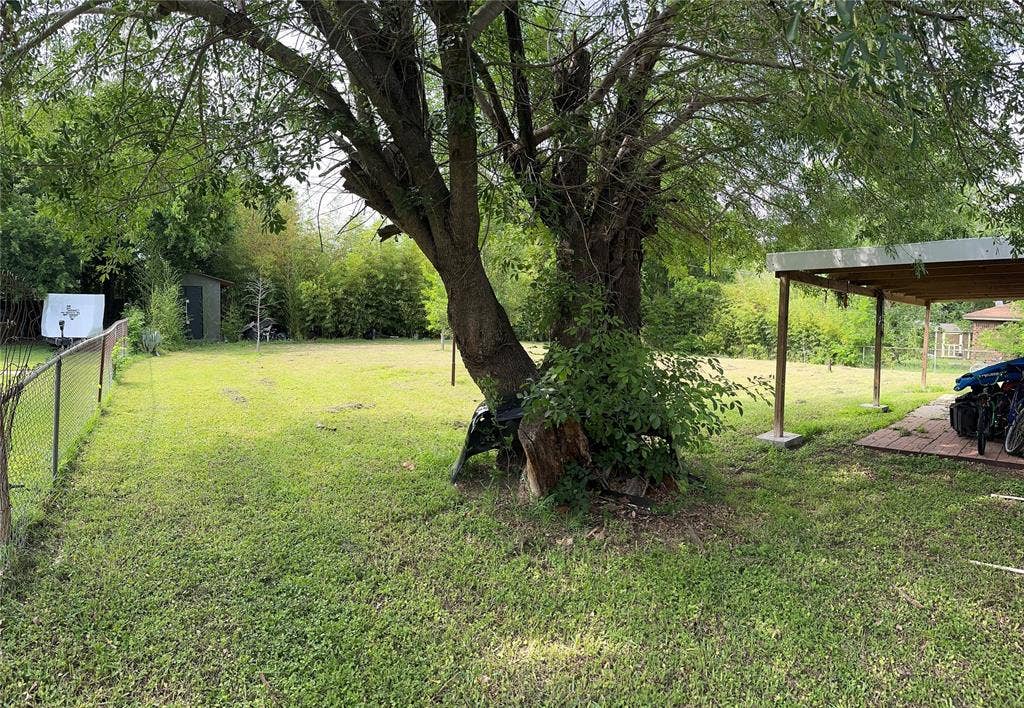 713 Rolling Hills Drive, Hewitt, TX 76643