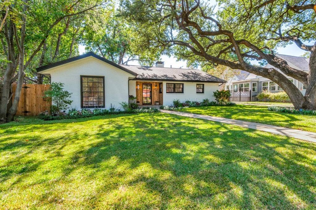 2013 Huntington Lane, Fort Worth, TX 76110