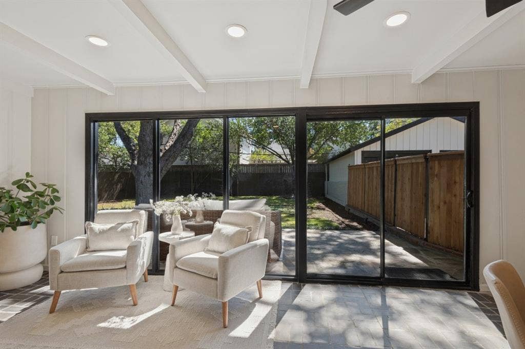 2013 Huntington Lane, Fort Worth, TX 76110