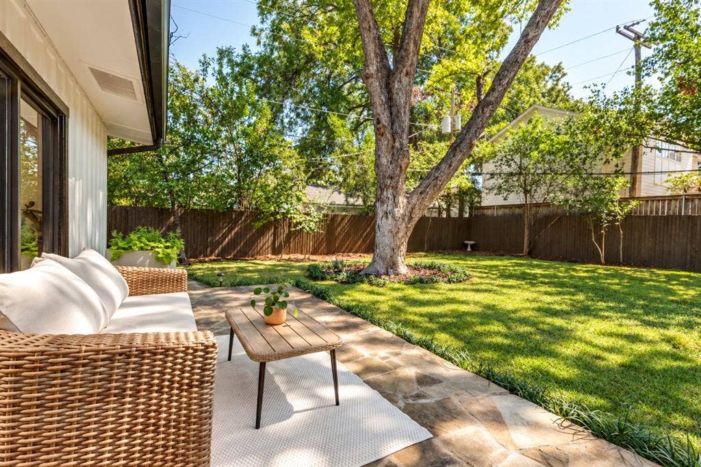 2013 Huntington Lane, Fort Worth, TX 76110