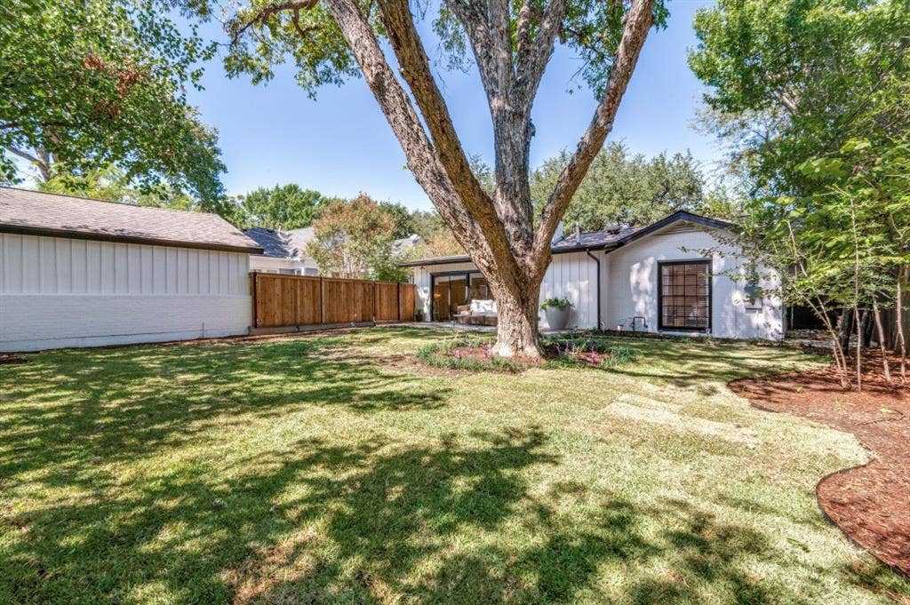 2013 Huntington Lane, Fort Worth, TX 76110