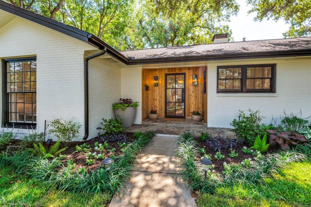 2013 Huntington Lane, Fort Worth, TX 76110