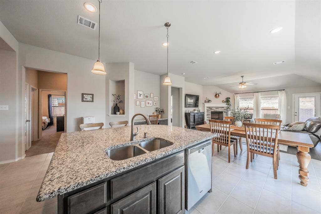 1821 Abelia Lane, Weatherford, TX 76086 1821 Abelia Lane, Weatherford, TX 76086