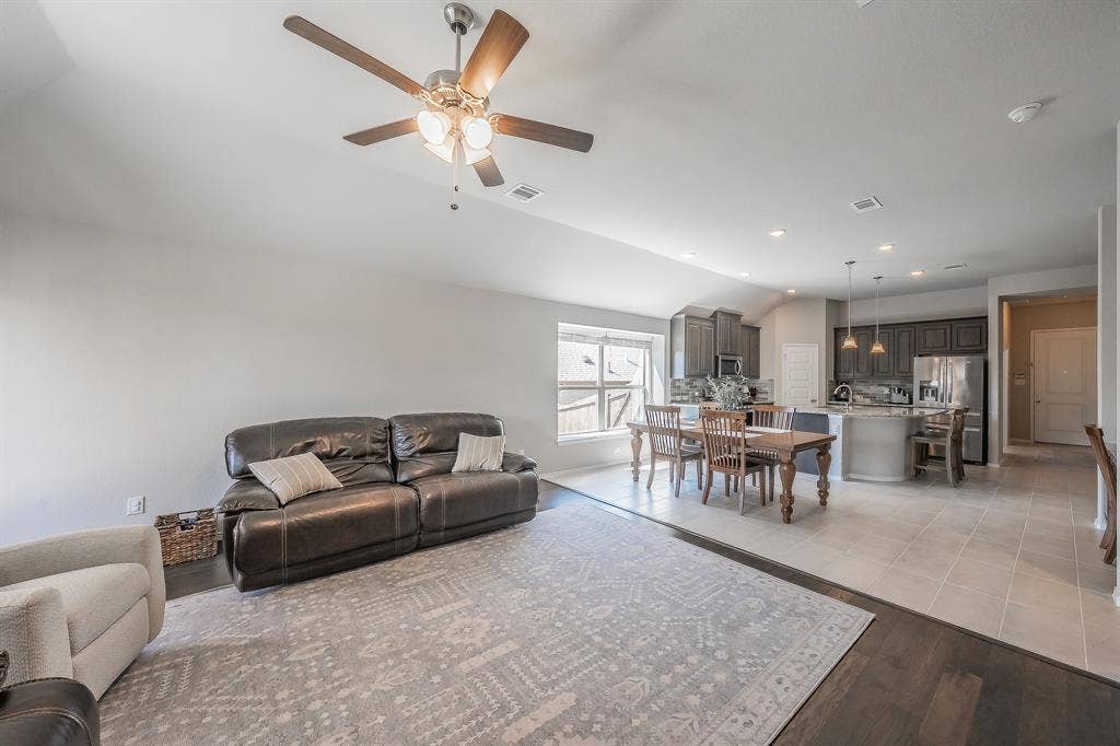 1821 Abelia Lane, Weatherford, TX 76086 1821 Abelia Lane, Weatherford, TX 76086