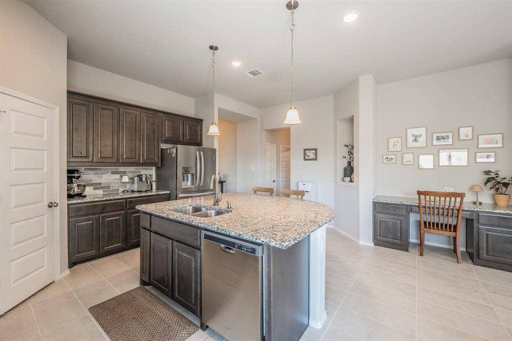 1821 Abelia Lane, Weatherford, TX 76086 1821 Abelia Lane, Weatherford, TX 76086