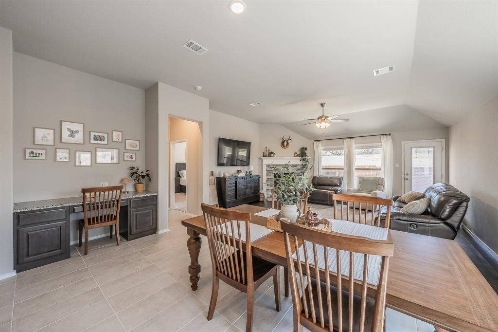 1821 Abelia Lane, Weatherford, TX 76086 1821 Abelia Lane, Weatherford, TX 76086