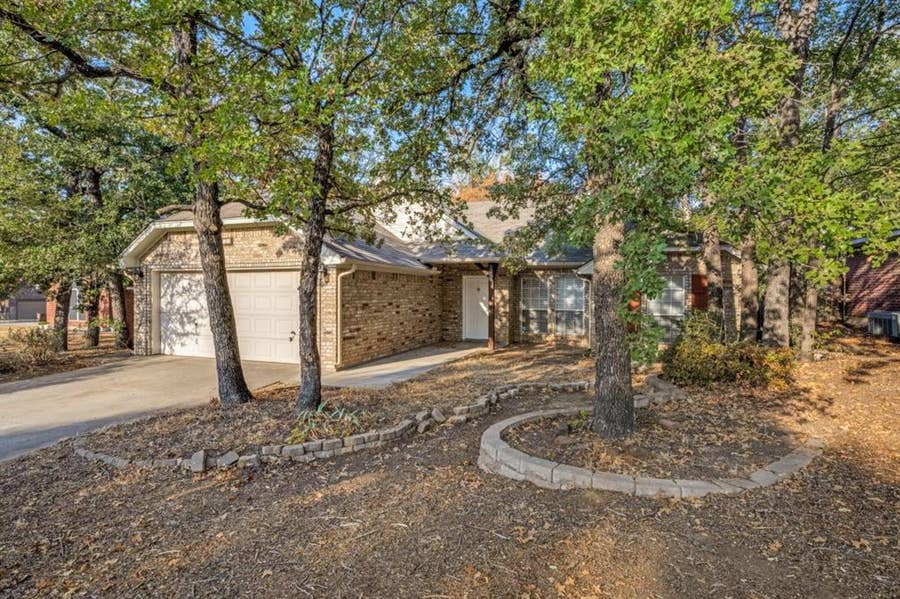 Property photo for 2104 Leslie Street, Denton, TX