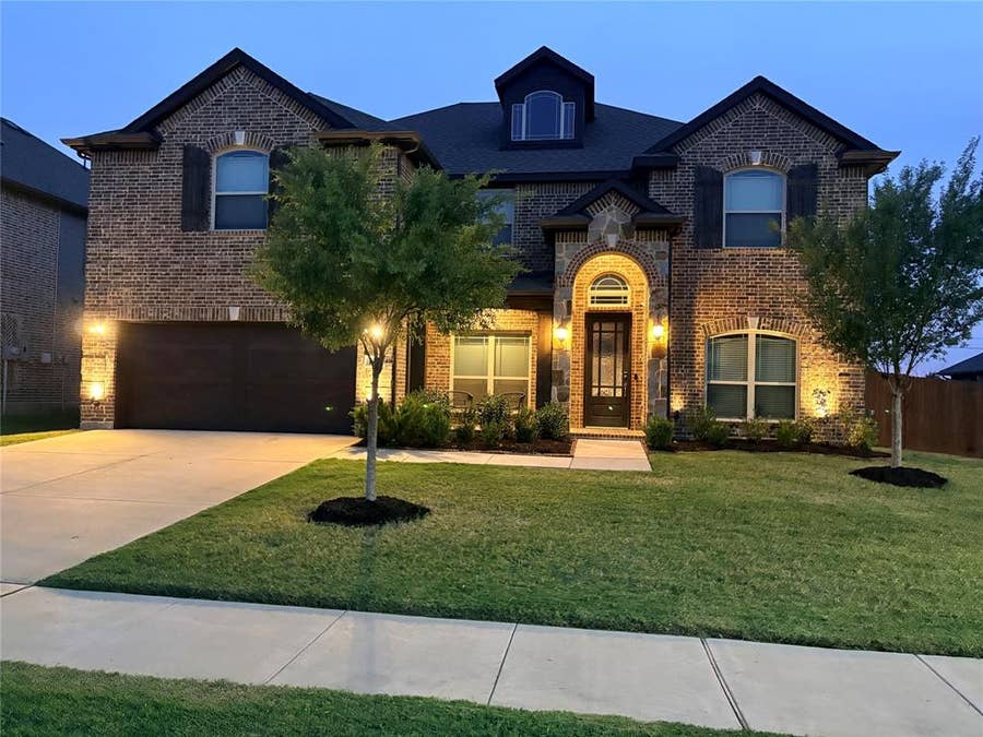 Property photo for 1606 Nighthawk Lane, Mansfield, TX