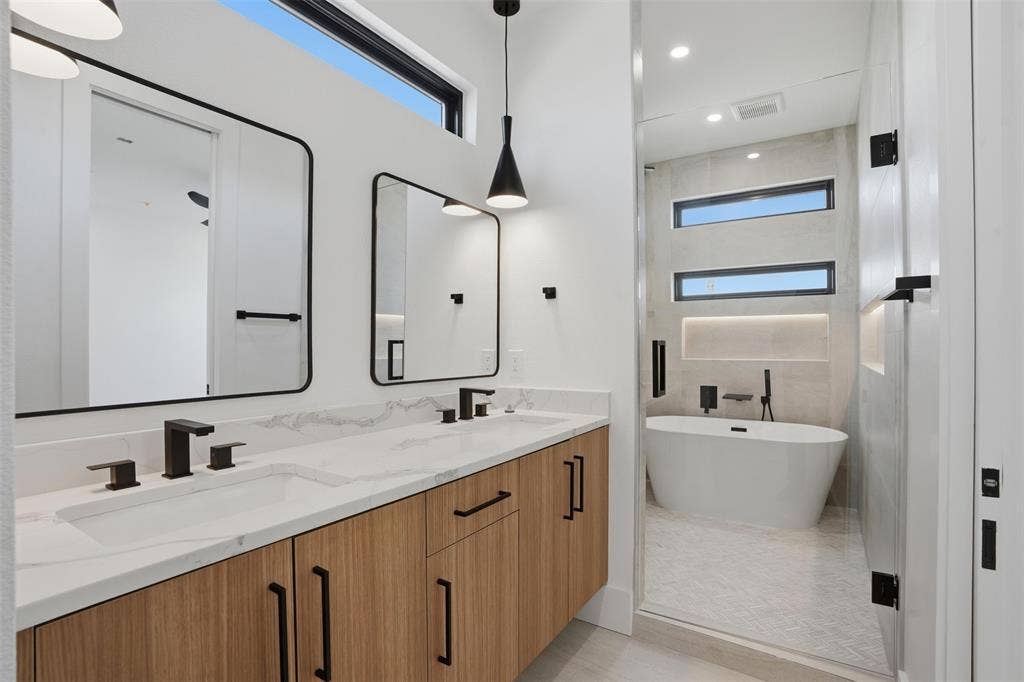 4526 Cabell Drive, #102, Dallas, TX 75204 4526 Cabell Drive, #102, Dallas, TX 75204