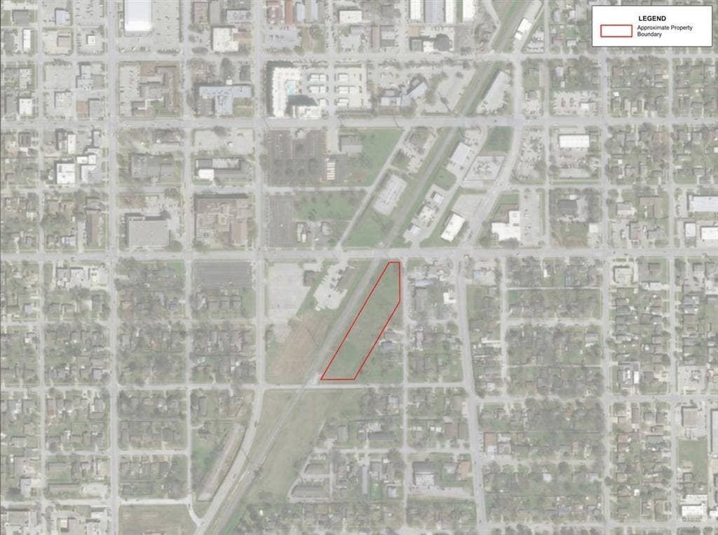 600 W Avenue D, Garland, TX 75040 Survey Map. Illustrating the approximate boundary of the property within its geographic context