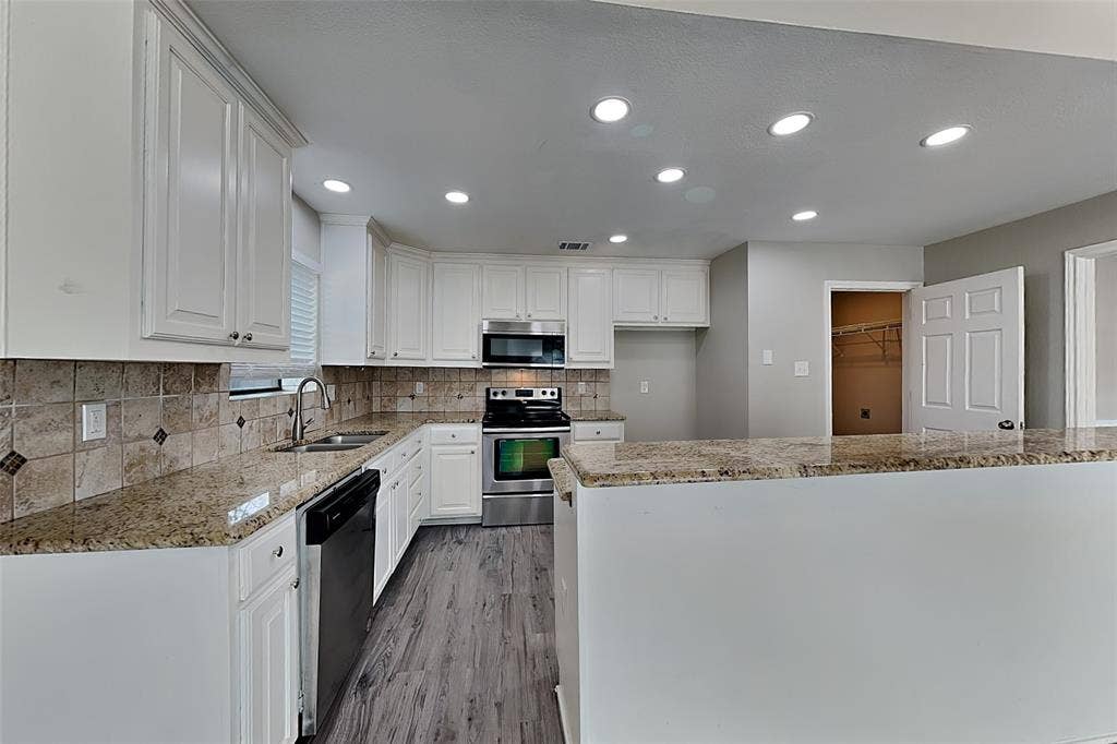 4504 Westchase Circle, Grapevine, TX 76051 4504 Westchase Circle, Grapevine, TX 76051