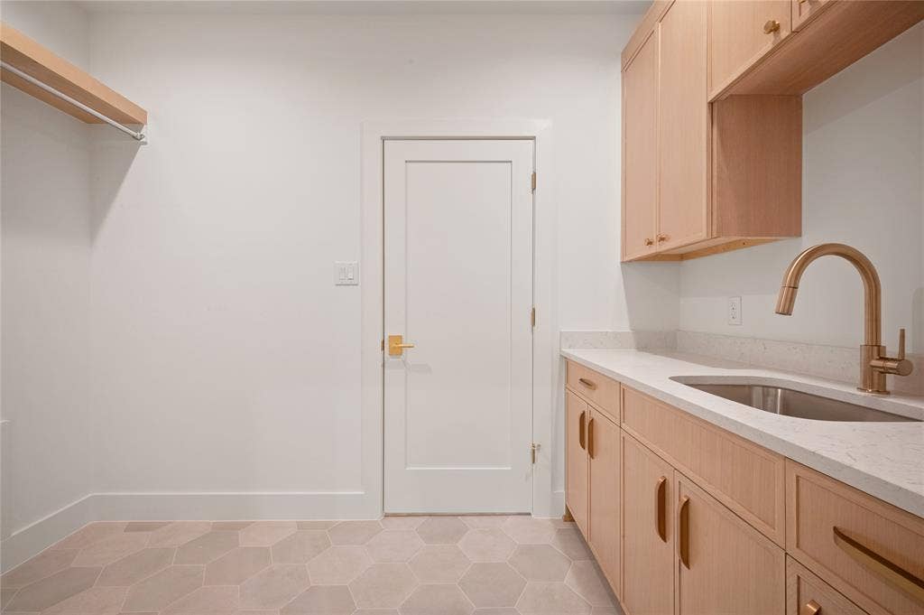 6222 Monticello Avenue, Dallas, TX 75214
