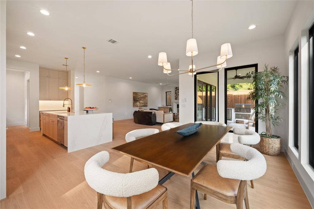 6222 Monticello Avenue, Dallas, TX 75214