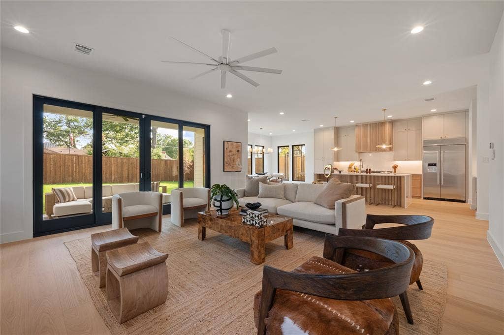 6222 Monticello Avenue, Dallas, TX 75214