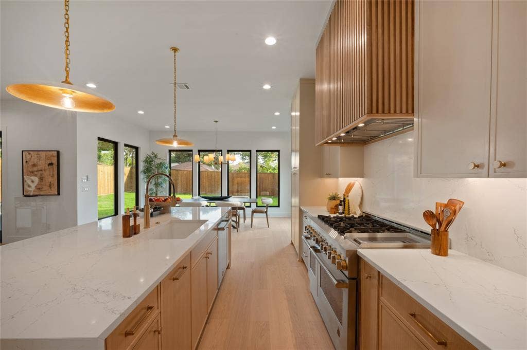 6222 Monticello Avenue, Dallas, TX 75214