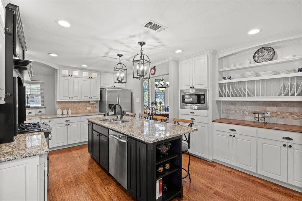 Full Kitchen Wide