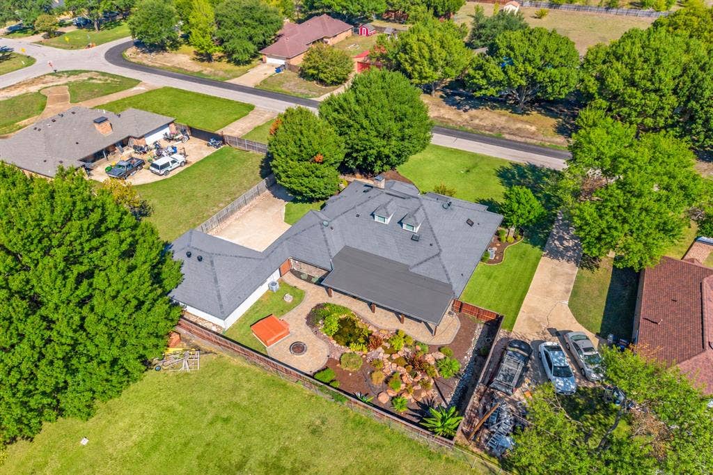 206 Cripple Creek Road, Glenn Heights, TX 75154
