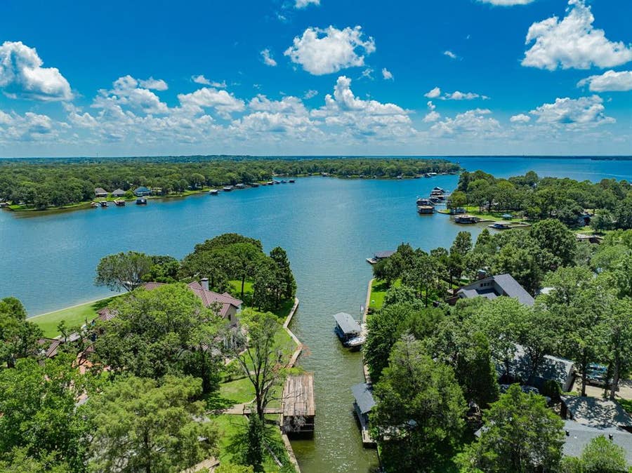 Property photo for 102 Northwood Place, Enchanted Oaks, TX