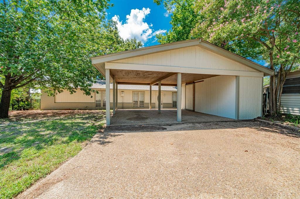 102 Northwood Place, Enchanted Oaks, TX 75156 102 Northwood Place, Enchanted Oaks, TX 75156